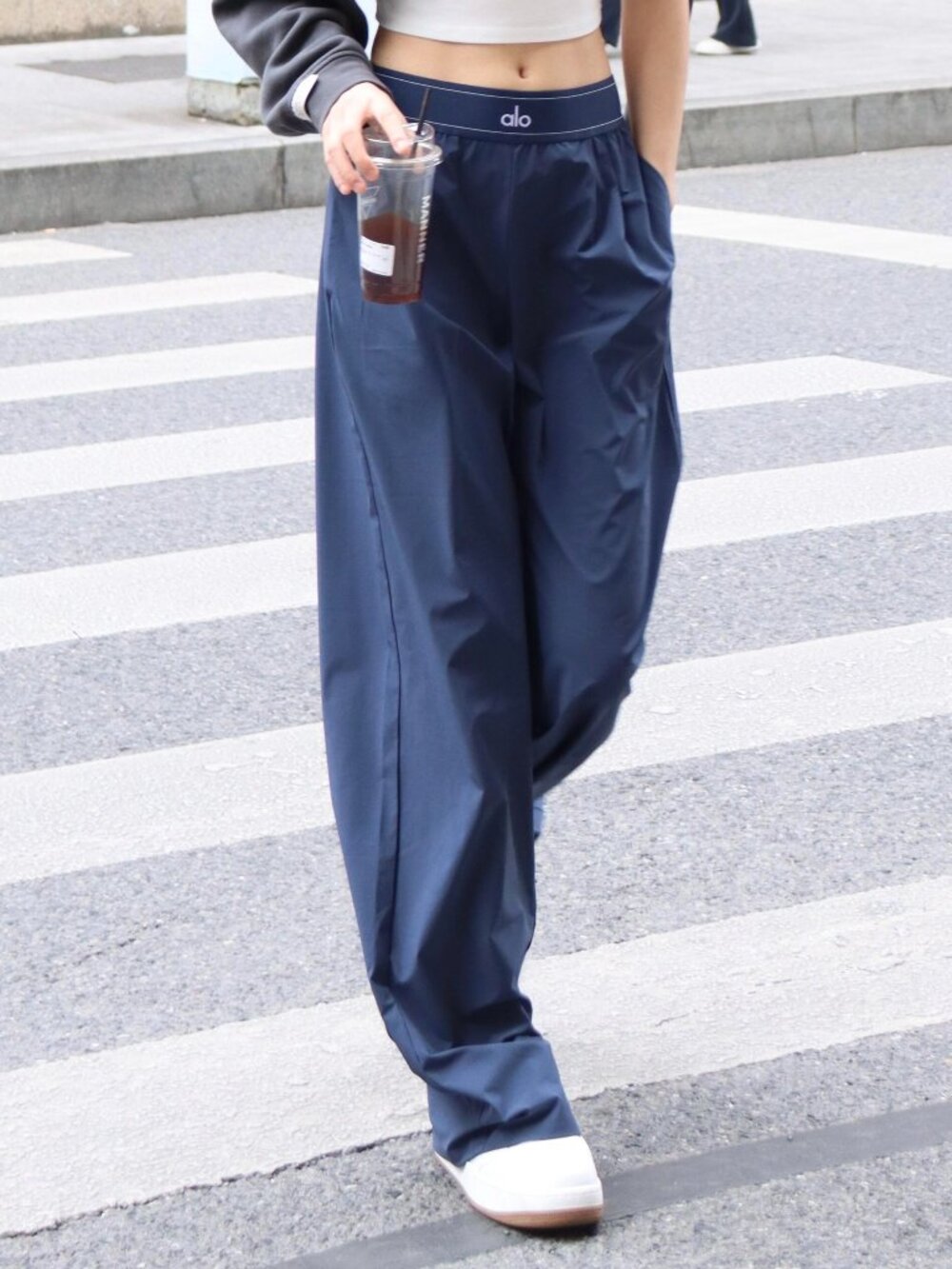 NWT🐋ALO Yoga Navy Suit Up Trouser 30" Inseam🕊️Relaxed Regular Fit - Picture 4 of 13